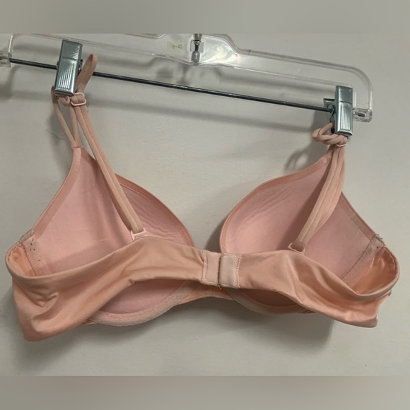 VICTORIA’S SECRET VERY SEXY PUSH-UP - Picture 4 of 5